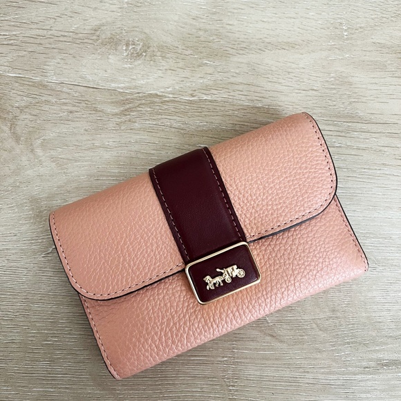 Coach Handbags - coach small wallet 🌼